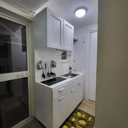 Santa Chiara Attic , 4 Floor No Elevator * Неаполь