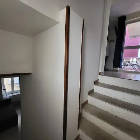 Апартаменты Santa Chiara Attic , 4 Floor No Elevator