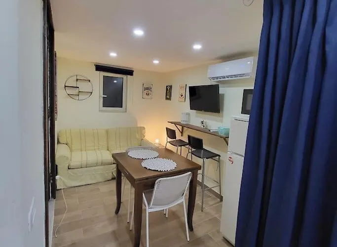 Santa Chiara Attic , 4 Floor No Elevator *