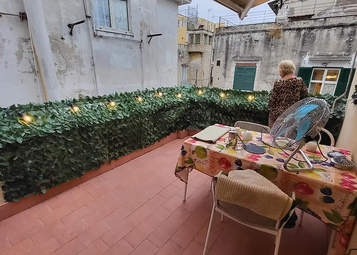 아파트 Santa Chiara Attic , 4 Floor No Elevator 나폴리