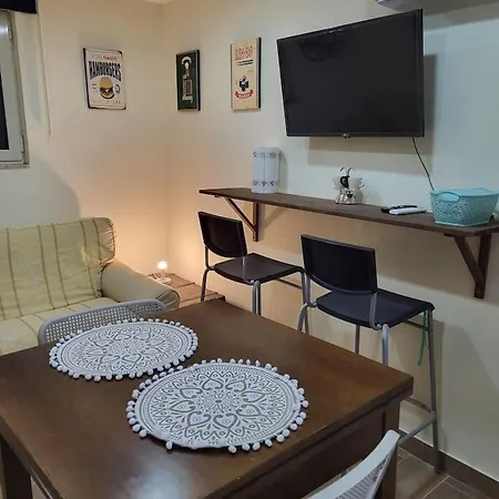 Santa Chiara Attic , 4 Floor No Elevator Νάπολη